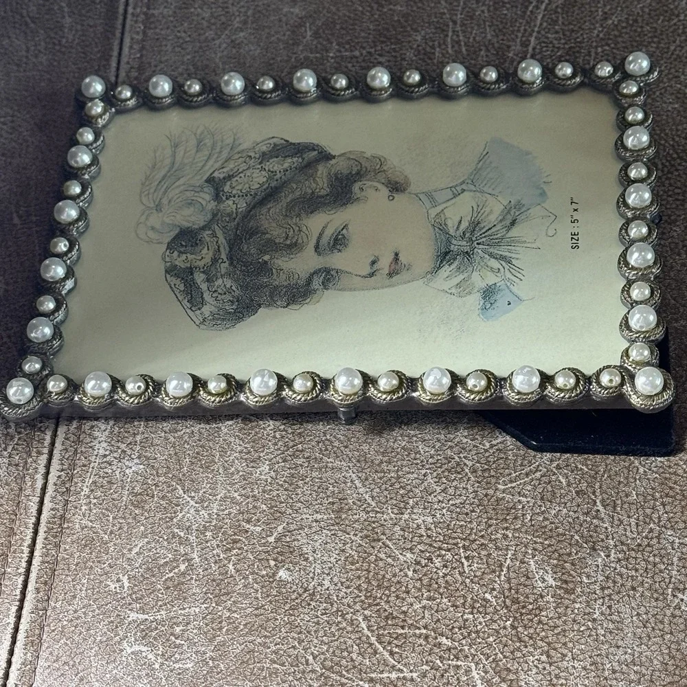 Vintage Style Faux Pearl 5x7 Picture Frame Silver Rope Victorian Cottage Decor